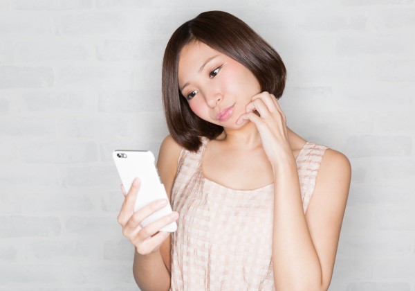 婚活の同時進行で迷う女性